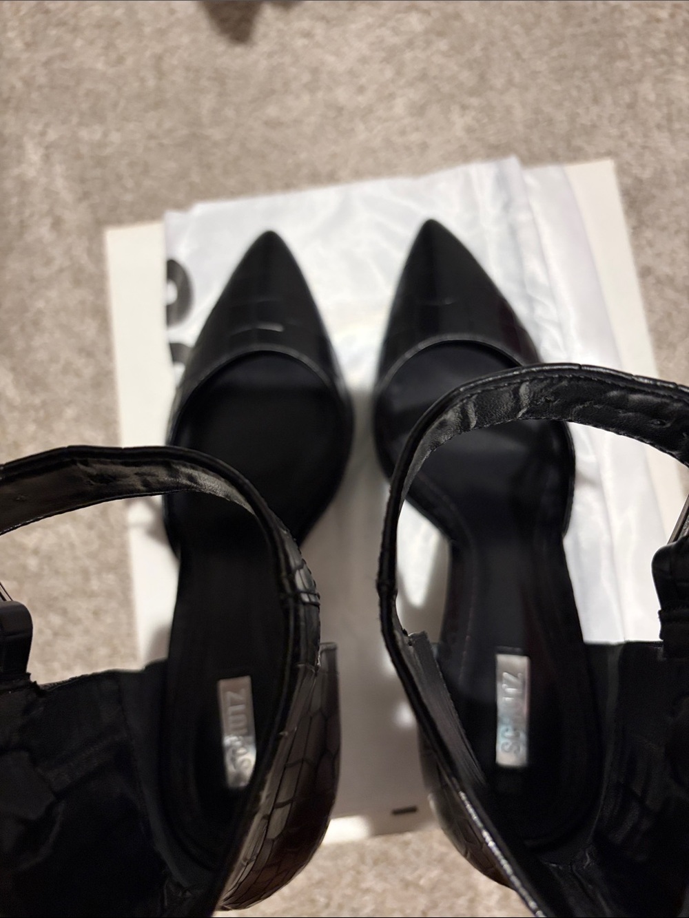 NIB✅ SCHUTZ Black Croc-Embossed Pointed Ankle-Strap Pumps - Picture 4 of 6